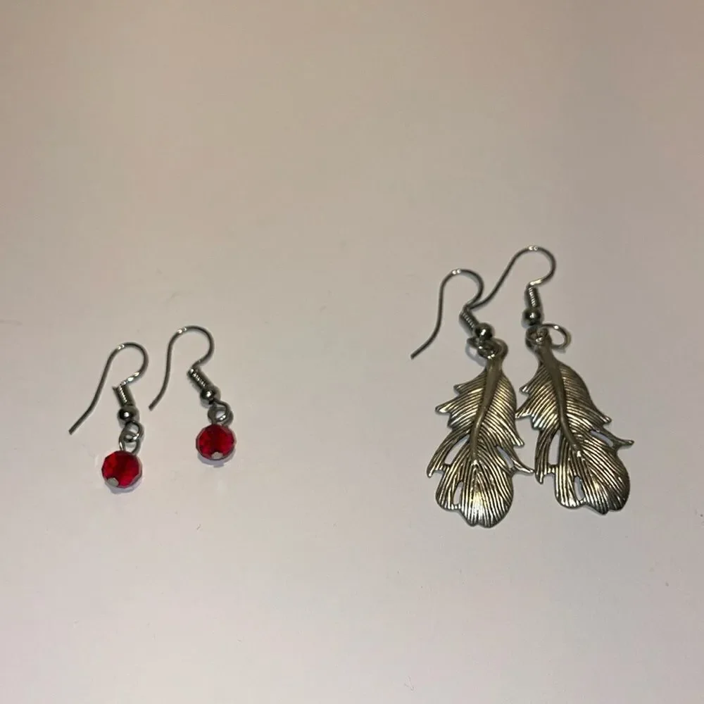 2 sets of earrings - Picture 1 of 4